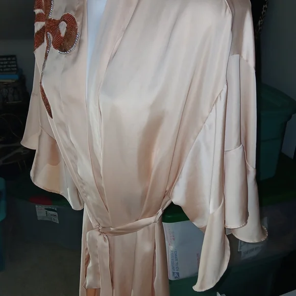 Victoria's Secret Georgette Satin Robe with Sequin Bow Gorgeous - Picture 4 of 16